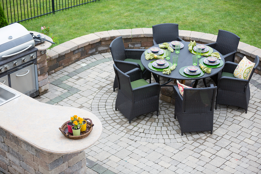 A Landscaping Consultant Can Help You With Year Round Outdoor Living Space